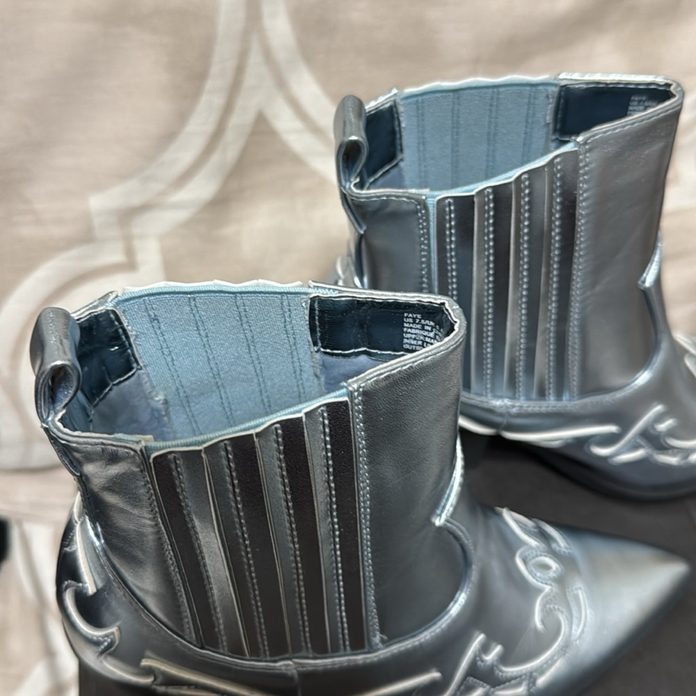 Faye Ankle Boot - Picture 3 of 4